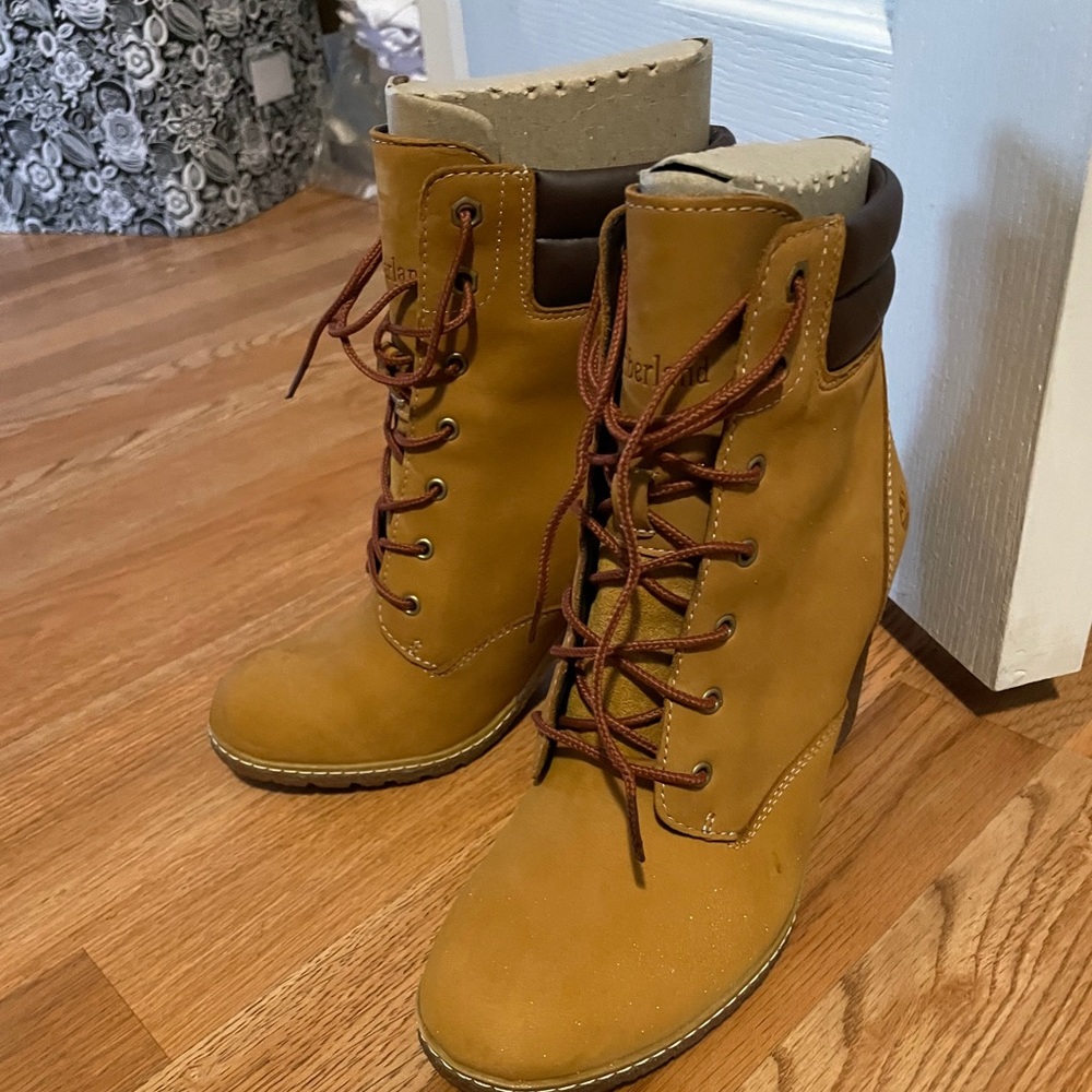 Timberland Women's Tillston Waterproof Boot  7.5